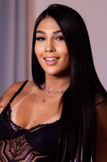 Brunette escort copacabana