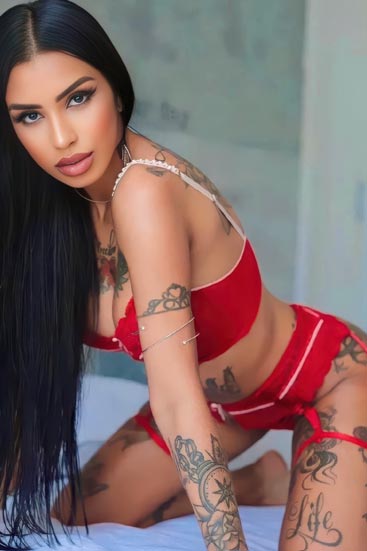 Escort morena tatuada RJ